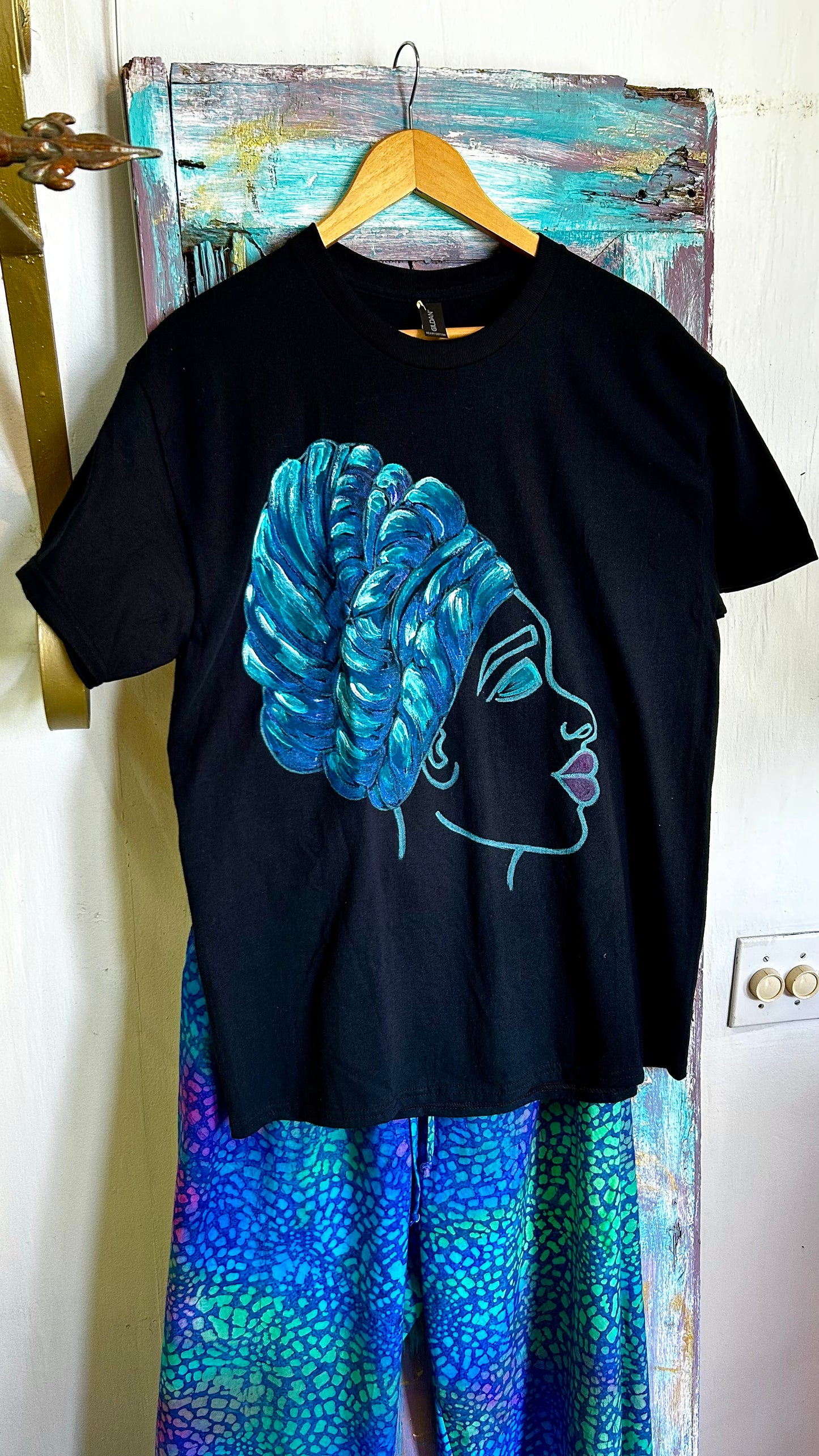 Headtie Queens Painted T-Shirts